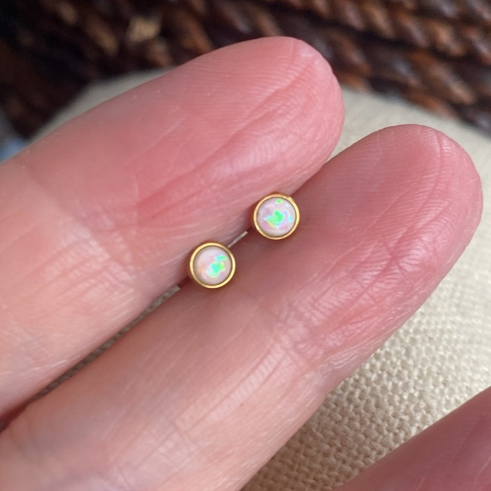 Gold Opal Stud Earrings - Elegant White Opal Accent
